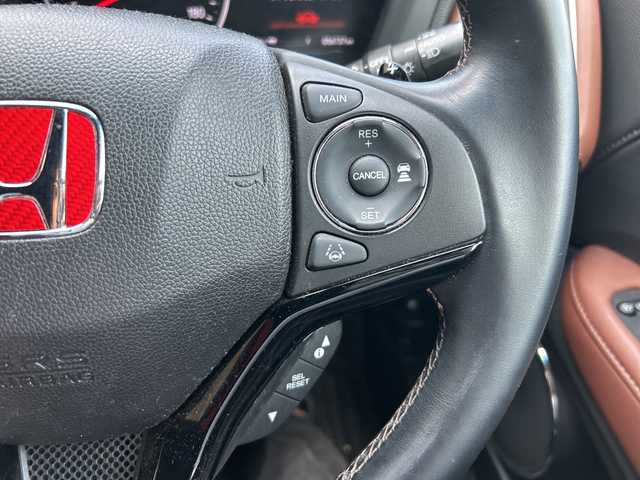 ホンダ ヴェゼル ツーリング・ホンダセンシング 和歌山県 2019(令1)年 5.7万km プレミアムクリスタルレッドM 社外ナビ/フルセグTV/（AM/FM/CD/DVD/Bluetooth/USB）/衝突軽減ブレーキ/レーンキープ/横滑り防止/クルーズコントロール/パドルシフト/ETC/ドライブレコーダー/オートライト/フォグランプ/スマートキー/プッシュスタート/ハンドルスイッチ/純正フロアマット/純正AW/革巻ハンドル/社外マフラー