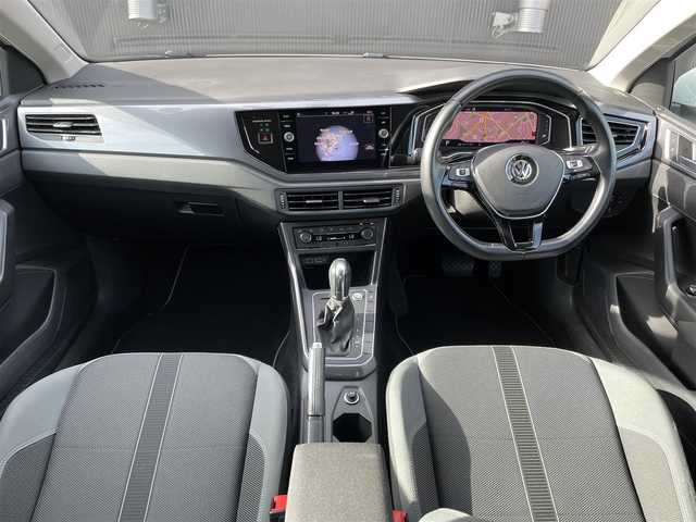 フォルクスワーゲン ポロ TSIハイライン 長野県 2018(平30)年 4万km 白 ＤｉｓｃｏｖｅｒＰｒｏナビ　/ＴＶ　/バックカメラ　/Ａｐｐｌｅ　Ｃａｒ　Ｐｌａｙ　Ａｎｄｒｏｉｄ　Ａｕｔｏ　Ｍｉｒｒｏｒ　Ｌｉｎｋスマートキー　/オートエアコン　/ＥＴＣ２．０　/アイドリングストップ　/ＬＥＤヘッドライト