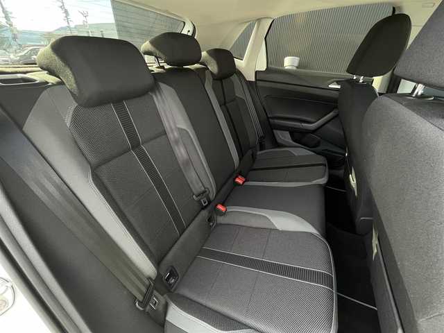 フォルクスワーゲン ポロ TSIハイライン 長野県 2018(平30)年 4万km 白 ＤｉｓｃｏｖｅｒＰｒｏナビ　/ＴＶ　/バックカメラ　/Ａｐｐｌｅ　Ｃａｒ　Ｐｌａｙ　Ａｎｄｒｏｉｄ　Ａｕｔｏ　Ｍｉｒｒｏｒ　Ｌｉｎｋスマートキー　/オートエアコン　/ＥＴＣ２．０　/アイドリングストップ　/ＬＥＤヘッドライト