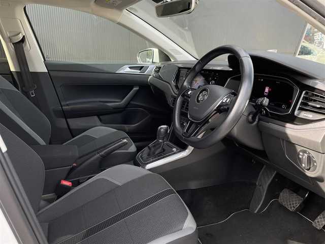 フォルクスワーゲン ポロ TSIハイライン 長野県 2018(平30)年 4万km 白 ＤｉｓｃｏｖｅｒＰｒｏナビ　/ＴＶ　/バックカメラ　/Ａｐｐｌｅ　Ｃａｒ　Ｐｌａｙ　Ａｎｄｒｏｉｄ　Ａｕｔｏ　Ｍｉｒｒｏｒ　Ｌｉｎｋスマートキー　/オートエアコン　/ＥＴＣ２．０　/アイドリングストップ　/ＬＥＤヘッドライト