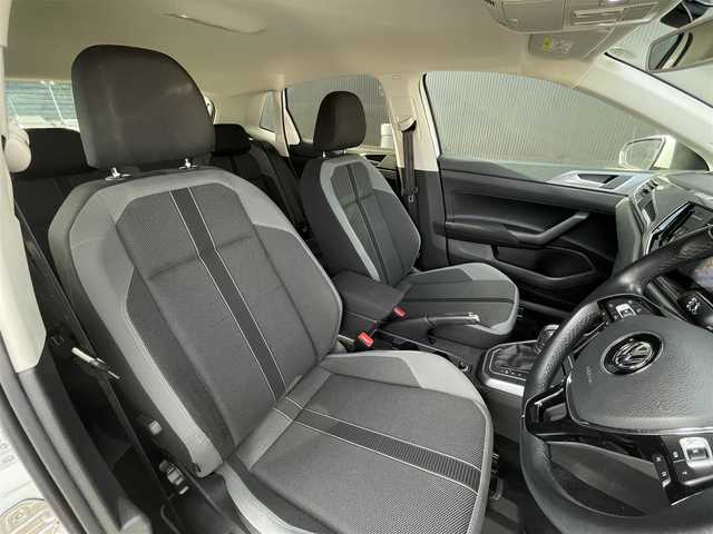 フォルクスワーゲン ポロ TSIハイライン 長野県 2018(平30)年 4万km 白 ＤｉｓｃｏｖｅｒＰｒｏナビ　/ＴＶ　/バックカメラ　/Ａｐｐｌｅ　Ｃａｒ　Ｐｌａｙ　Ａｎｄｒｏｉｄ　Ａｕｔｏ　Ｍｉｒｒｏｒ　Ｌｉｎｋスマートキー　/オートエアコン　/ＥＴＣ２．０　/アイドリングストップ　/ＬＥＤヘッドライト