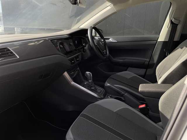 フォルクスワーゲン ポロ TSIハイライン 長野県 2018(平30)年 4万km 白 ＤｉｓｃｏｖｅｒＰｒｏナビ　/ＴＶ　/バックカメラ　/Ａｐｐｌｅ　Ｃａｒ　Ｐｌａｙ　Ａｎｄｒｏｉｄ　Ａｕｔｏ　Ｍｉｒｒｏｒ　Ｌｉｎｋスマートキー　/オートエアコン　/ＥＴＣ２．０　/アイドリングストップ　/ＬＥＤヘッドライト