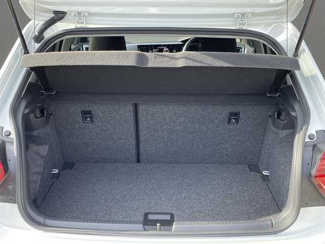 フォルクスワーゲン ポロ TSIハイライン 長野県 2018(平30)年 4万km 白 ＤｉｓｃｏｖｅｒＰｒｏナビ　/ＴＶ　/バックカメラ　/Ａｐｐｌｅ　Ｃａｒ　Ｐｌａｙ　Ａｎｄｒｏｉｄ　Ａｕｔｏ　Ｍｉｒｒｏｒ　Ｌｉｎｋスマートキー　/オートエアコン　/ＥＴＣ２．０　/アイドリングストップ　/ＬＥＤヘッドライト