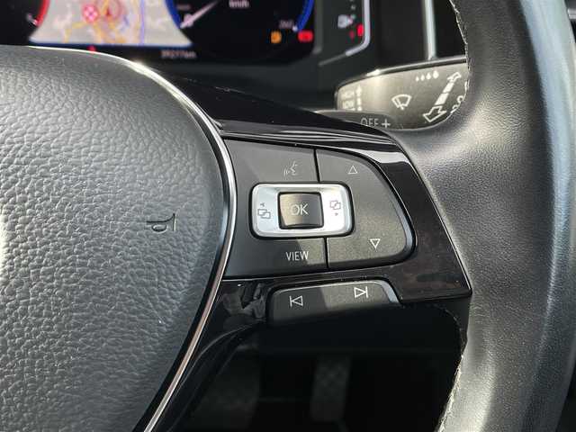フォルクスワーゲン ポロ TSIハイライン 長野県 2018(平30)年 4万km 白 ＤｉｓｃｏｖｅｒＰｒｏナビ　/ＴＶ　/バックカメラ　/Ａｐｐｌｅ　Ｃａｒ　Ｐｌａｙ　Ａｎｄｒｏｉｄ　Ａｕｔｏ　Ｍｉｒｒｏｒ　Ｌｉｎｋスマートキー　/オートエアコン　/ＥＴＣ２．０　/アイドリングストップ　/ＬＥＤヘッドライト