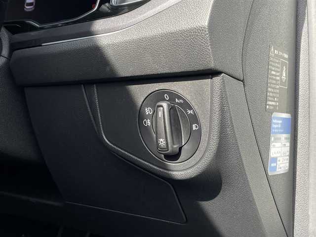 フォルクスワーゲン ポロ TSIハイライン 長野県 2018(平30)年 4万km 白 ＤｉｓｃｏｖｅｒＰｒｏナビ　/ＴＶ　/バックカメラ　/Ａｐｐｌｅ　Ｃａｒ　Ｐｌａｙ　Ａｎｄｒｏｉｄ　Ａｕｔｏ　Ｍｉｒｒｏｒ　Ｌｉｎｋスマートキー　/オートエアコン　/ＥＴＣ２．０　/アイドリングストップ　/ＬＥＤヘッドライト