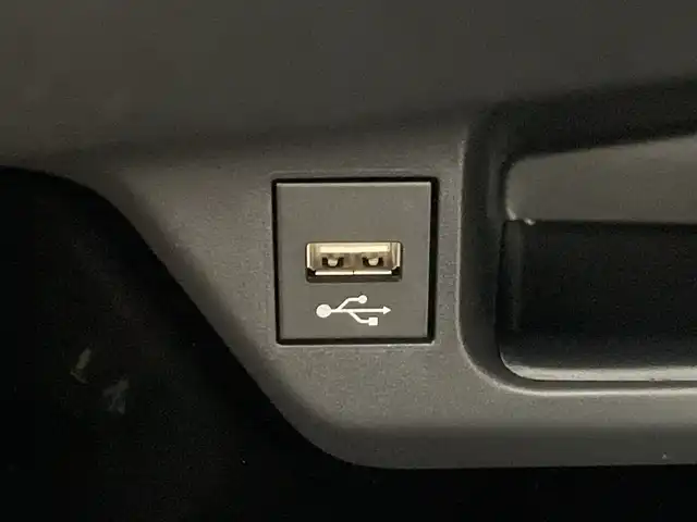 トヨタ Ｃ－ＨＲ G モード ネロ セーフティプラス 愛知県 2020(令2)年 6.9万km ホワイトパールクリスタルシャイン 禁煙車/純正8インチディスプレイオーディオ/（Bluetooth/ApplecarPlay/AndroidAuto/USB)/全方位カメラ/トヨタセーフティセンス/・プリクラッシュセーフティ/・レーダークルーズコントロール/・レーンディパーチャーアラート/・オートマチックハイビーム/・クリアランスソナー/ブラインドスポットモニター/ETC/ドライブレコーダー/シートヒーター/純正18インチアルミホイール/スマートキー/プッシュスタート/LEDヘッドライト/フロントフォグランプ/横滑り防止装置/電動格納ミラー