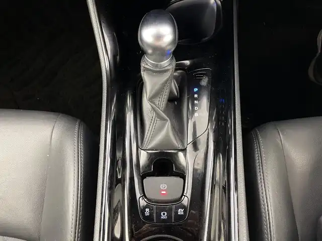 トヨタ Ｃ－ＨＲ G モード ネロ セーフティプラス 愛知県 2020(令2)年 6.9万km ホワイトパールクリスタルシャイン 禁煙車/純正8インチディスプレイオーディオ/（Bluetooth/ApplecarPlay/AndroidAuto/USB)/全方位カメラ/トヨタセーフティセンス/・プリクラッシュセーフティ/・レーダークルーズコントロール/・レーンディパーチャーアラート/・オートマチックハイビーム/・クリアランスソナー/ブラインドスポットモニター/ETC/ドライブレコーダー/シートヒーター/純正18インチアルミホイール/スマートキー/プッシュスタート/LEDヘッドライト/フロントフォグランプ/横滑り防止装置/電動格納ミラー