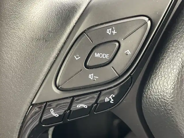 トヨタ Ｃ－ＨＲ G モード ネロ セーフティプラス 愛知県 2020(令2)年 6.9万km ホワイトパールクリスタルシャイン 禁煙車/純正8インチディスプレイオーディオ/（Bluetooth/ApplecarPlay/AndroidAuto/USB)/全方位カメラ/トヨタセーフティセンス/・プリクラッシュセーフティ/・レーダークルーズコントロール/・レーンディパーチャーアラート/・オートマチックハイビーム/・クリアランスソナー/ブラインドスポットモニター/ETC/ドライブレコーダー/シートヒーター/純正18インチアルミホイール/スマートキー/プッシュスタート/LEDヘッドライト/フロントフォグランプ/横滑り防止装置/電動格納ミラー
