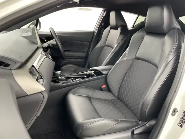 トヨタ Ｃ－ＨＲ G モード ネロ セーフティプラス 愛知県 2020(令2)年 6.9万km ホワイトパールクリスタルシャイン 禁煙車/純正8インチディスプレイオーディオ/（Bluetooth/ApplecarPlay/AndroidAuto/USB)/全方位カメラ/トヨタセーフティセンス/・プリクラッシュセーフティ/・レーダークルーズコントロール/・レーンディパーチャーアラート/・オートマチックハイビーム/・クリアランスソナー/ブラインドスポットモニター/ETC/ドライブレコーダー/シートヒーター/純正18インチアルミホイール/スマートキー/プッシュスタート/LEDヘッドライト/フロントフォグランプ/横滑り防止装置/電動格納ミラー