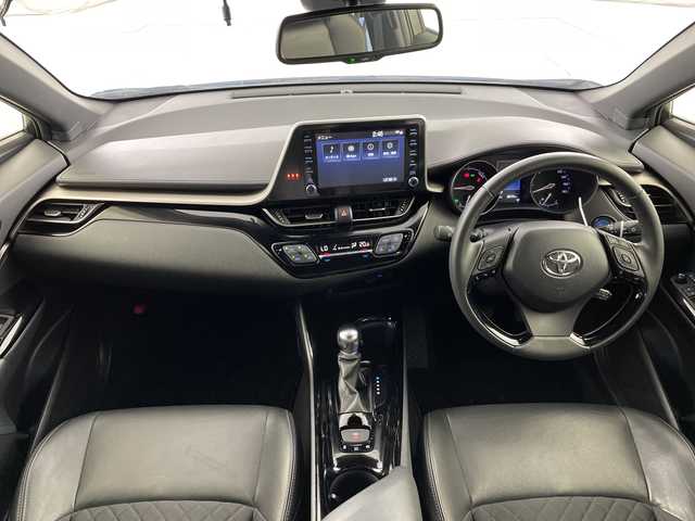 トヨタ Ｃ－ＨＲ G モード ネロ セーフティプラス 愛知県 2020(令2)年 6.9万km ホワイトパールクリスタルシャイン 禁煙車/純正8インチディスプレイオーディオ/（Bluetooth/ApplecarPlay/AndroidAuto/USB)/全方位カメラ/トヨタセーフティセンス/・プリクラッシュセーフティ/・レーダークルーズコントロール/・レーンディパーチャーアラート/・オートマチックハイビーム/・クリアランスソナー/ブラインドスポットモニター/ETC/ドライブレコーダー/シートヒーター/純正18インチアルミホイール/スマートキー/プッシュスタート/LEDヘッドライト/フロントフォグランプ/横滑り防止装置/電動格納ミラー