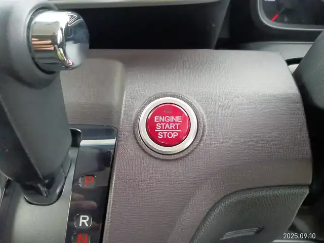 ホンダ Ｎ ＯＮＥ プレミアム Lパッケージ 愛知県 2013(平25)年 8.7万km プレミアムブルームーンパール ・7型SDナビ(AVIC-MRZ2009）/　AM　FM　CD　DVD　フルセグTV/・カーテンエアバック/・ウィンカーミラー/・電動格納ミラー/・ステアスイッチ/・純正フロアマット/・１５インチアルミ/・革巻きステア/・フォグライト/・バックカメラ/・LEDライト/・オートライト