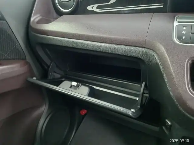 ホンダ Ｎ ＯＮＥ プレミアム Lパッケージ 愛知県 2013(平25)年 8.7万km プレミアムブルームーンパール ・7型SDナビ(AVIC-MRZ2009）/　AM　FM　CD　DVD　フルセグTV/・カーテンエアバック/・ウィンカーミラー/・電動格納ミラー/・ステアスイッチ/・純正フロアマット/・１５インチアルミ/・革巻きステア/・フォグライト/・バックカメラ/・LEDライト/・オートライト