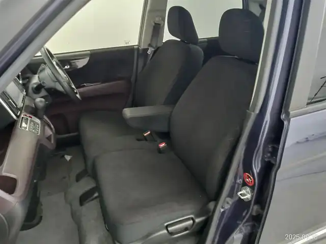 ホンダ Ｎ ＯＮＥ プレミアム Lパッケージ 愛知県 2013(平25)年 8.7万km プレミアムブルームーンパール ・7型SDナビ(AVIC-MRZ2009）/　AM　FM　CD　DVD　フルセグTV/・カーテンエアバック/・ウィンカーミラー/・電動格納ミラー/・ステアスイッチ/・純正フロアマット/・１５インチアルミ/・革巻きステア/・フォグライト/・バックカメラ/・LEDライト/・オートライト