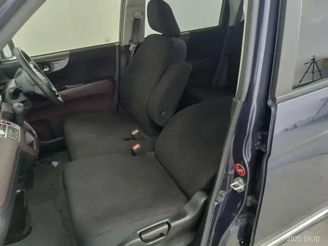 ホンダ Ｎ ＯＮＥ プレミアム Lパッケージ 愛知県 2013(平25)年 8.7万km プレミアムブルームーンパール ・7型SDナビ(AVIC-MRZ2009）/　AM　FM　CD　DVD　フルセグTV/・カーテンエアバック/・ウィンカーミラー/・電動格納ミラー/・ステアスイッチ/・純正フロアマット/・１５インチアルミ/・革巻きステア/・フォグライト/・バックカメラ/・LEDライト/・オートライト