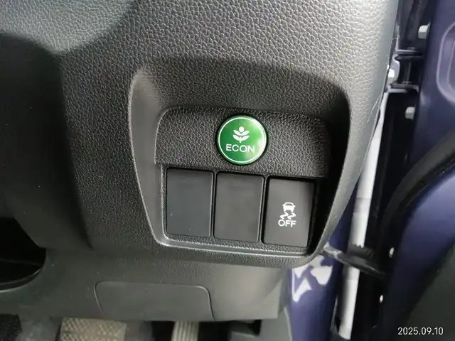 ホンダ Ｎ ＯＮＥ プレミアム Lパッケージ 愛知県 2013(平25)年 8.7万km プレミアムブルームーンパール ・7型SDナビ(AVIC-MRZ2009）/　AM　FM　CD　DVD　フルセグTV/・カーテンエアバック/・ウィンカーミラー/・電動格納ミラー/・ステアスイッチ/・純正フロアマット/・１５インチアルミ/・革巻きステア/・フォグライト/・バックカメラ/・LEDライト/・オートライト