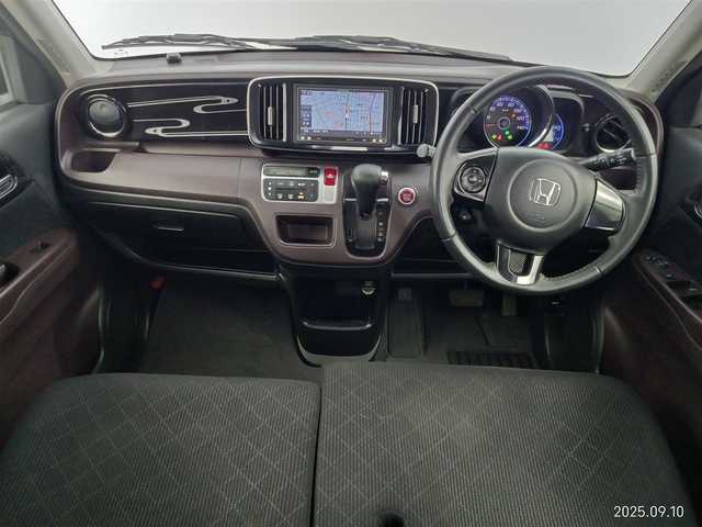 ホンダ Ｎ ＯＮＥ プレミアム Lパッケージ 愛知県 2013(平25)年 8.7万km プレミアムブルームーンパール 【(株)IDOMが運営する【じしゃロン名古屋鳴海店】の自社ローン対象車両になります。こちらは現金ご利用時の価格です。自社ローンご希望の方は別途その旨お申付け下さい。】/7型SDナビ(AVIC-MRZ2009）/　AM　FM　CD　DVD　フルセグTV/カーテンエアバック/ウィンカーミラー/電動格納ミラー/ステアスイッチ/純正フロアマット/１５インチアルミ/革巻きステア/フォグライト/バックカメラ/LEDライト/オートライト