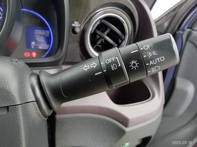 ホンダ Ｎ ＯＮＥ プレミアム Lパッケージ 愛知県 2013(平25)年 8.7万km プレミアムブルームーンパール 【(株)IDOMが運営する【じしゃロン名古屋鳴海店】の自社ローン対象車両になります。こちらは現金ご利用時の価格です。自社ローンご希望の方は別途その旨お申付け下さい。】/7型SDナビ(AVIC-MRZ2009）/　AM　FM　CD　DVD　フルセグTV/カーテンエアバック/ウィンカーミラー/電動格納ミラー/ステアスイッチ/純正フロアマット/１５インチアルミ/革巻きステア/フォグライト/バックカメラ/LEDライト/オートライト