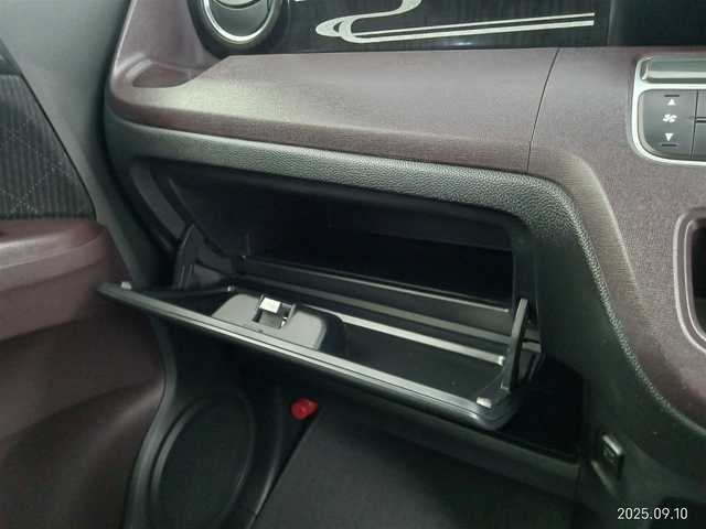 ホンダ Ｎ ＯＮＥ プレミアム Lパッケージ 愛知県 2013(平25)年 8.7万km プレミアムブルームーンパール 【(株)IDOMが運営する【じしゃロン名古屋鳴海店】の自社ローン対象車両になります。こちらは現金ご利用時の価格です。自社ローンご希望の方は別途その旨お申付け下さい。】/7型SDナビ(AVIC-MRZ2009）/　AM　FM　CD　DVD　フルセグTV/カーテンエアバック/ウィンカーミラー/電動格納ミラー/ステアスイッチ/純正フロアマット/１５インチアルミ/革巻きステア/フォグライト/バックカメラ/LEDライト/オートライト