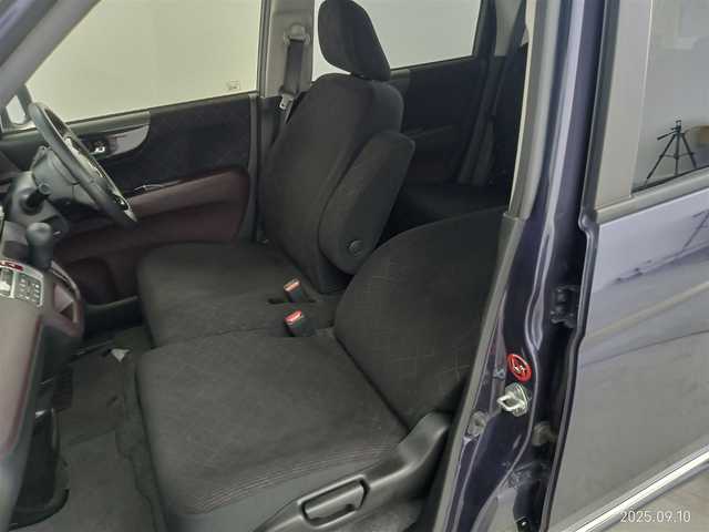 ホンダ Ｎ ＯＮＥ プレミアム Lパッケージ 愛知県 2013(平25)年 8.7万km プレミアムブルームーンパール 【(株)IDOMが運営する【じしゃロン名古屋鳴海店】の自社ローン対象車両になります。こちらは現金ご利用時の価格です。自社ローンご希望の方は別途その旨お申付け下さい。】/7型SDナビ(AVIC-MRZ2009）/　AM　FM　CD　DVD　フルセグTV/カーテンエアバック/ウィンカーミラー/電動格納ミラー/ステアスイッチ/純正フロアマット/１５インチアルミ/革巻きステア/フォグライト/バックカメラ/LEDライト/オートライト