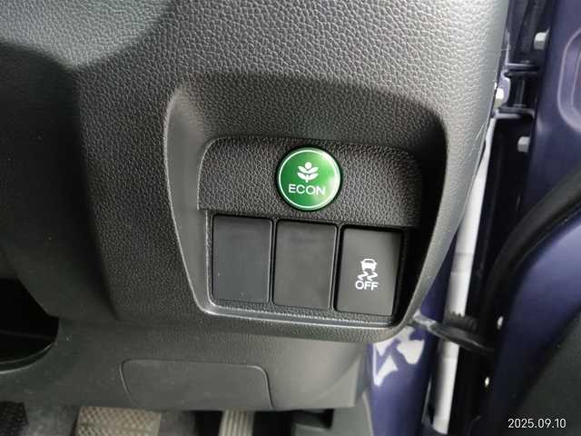 ホンダ Ｎ ＯＮＥ プレミアム Lパッケージ 愛知県 2013(平25)年 8.7万km プレミアムブルームーンパール 【(株)IDOMが運営する【じしゃロン名古屋鳴海店】の自社ローン対象車両になります。こちらは現金ご利用時の価格です。自社ローンご希望の方は別途その旨お申付け下さい。】/7型SDナビ(AVIC-MRZ2009）/　AM　FM　CD　DVD　フルセグTV/カーテンエアバック/ウィンカーミラー/電動格納ミラー/ステアスイッチ/純正フロアマット/１５インチアルミ/革巻きステア/フォグライト/バックカメラ/LEDライト/オートライト