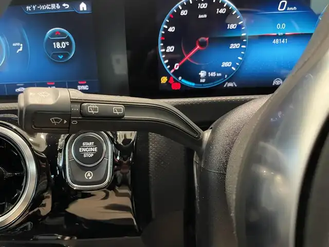 メルセデス・ベンツ Ａ２００ｄ AMGライン 愛知県 2020(令2)年 4.9万km ポーラホワイト レーダーセーフティーＰＫＧ　/ナビゲーションＰＫＧ　/ＭＢＵＸ　/Ｂｌｕｅｔｏｏｔｈ　/バックカメラ　/フルセグＴＶ　/ＡＣＣ　/ＬＫＡ　/ＬＤＷ　/ＢＳＭ　/パワーシート　/ハーフレザー　/シートヒーター　/ドライブレコーダー/ETC２．０/プッシュスタート/ウィンカーミラー/アイドリングストップ