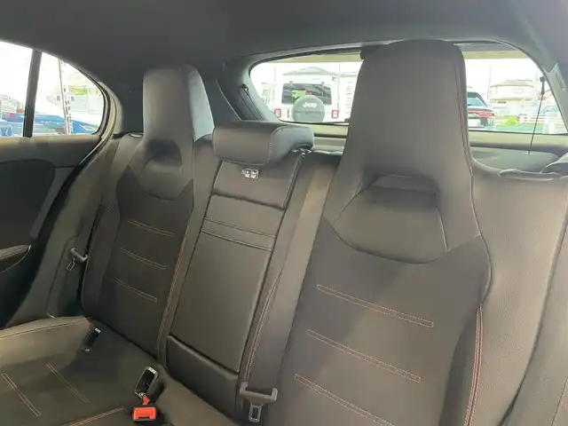 メルセデス・ベンツ Ａ２００ｄ AMGライン 愛知県 2020(令2)年 4.9万km ポーラホワイト レーダーセーフティーＰＫＧ　/ナビゲーションＰＫＧ　/ＭＢＵＸ　/Ｂｌｕｅｔｏｏｔｈ　/バックカメラ　/フルセグＴＶ　/ＡＣＣ　/ＬＫＡ　/ＬＤＷ　/ＢＳＭ　/パワーシート　/ハーフレザー　/シートヒーター　/ドライブレコーダー/ETC２．０/プッシュスタート/ウィンカーミラー/アイドリングストップ