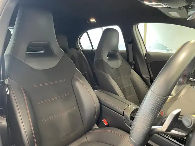 メルセデス・ベンツ Ａ２００ｄ AMGライン 愛知県 2020(令2)年 4.9万km ポーラホワイト レーダーセーフティーＰＫＧ　/ナビゲーションＰＫＧ　/ＭＢＵＸ　/Ｂｌｕｅｔｏｏｔｈ　/バックカメラ　/フルセグＴＶ　/ＡＣＣ　/ＬＫＡ　/ＬＤＷ　/ＢＳＭ　/パワーシート　/ハーフレザー　/シートヒーター　/ドライブレコーダー/ETC２．０/プッシュスタート/ウィンカーミラー/アイドリングストップ