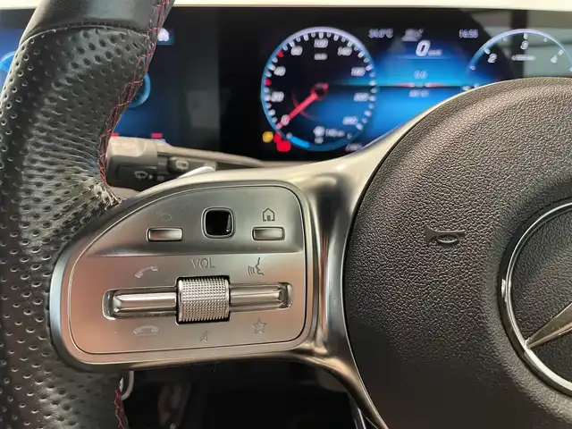 メルセデス・ベンツ Ａ２００ｄ AMGライン 愛知県 2020(令2)年 4.9万km ポーラホワイト レーダーセーフティーＰＫＧ　/ナビゲーションＰＫＧ　/ＭＢＵＸ　/Ｂｌｕｅｔｏｏｔｈ　/バックカメラ　/フルセグＴＶ　/ＡＣＣ　/ＬＫＡ　/ＬＤＷ　/ＢＳＭ　/パワーシート　/ハーフレザー　/シートヒーター　/ドライブレコーダー/ETC２．０/プッシュスタート/ウィンカーミラー/アイドリングストップ
