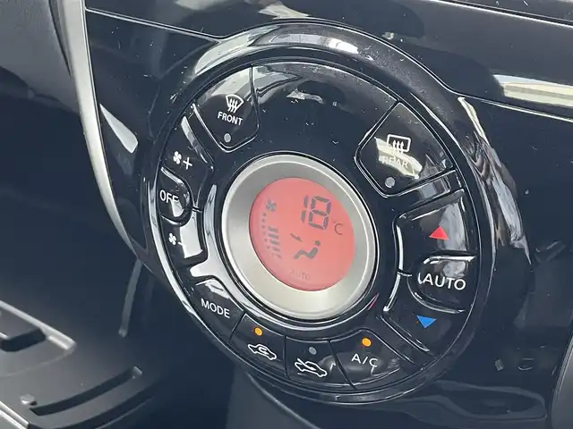 日産 ノート X DIG－S Vセレ +セーフ 滋賀県 2014(平26)年 8.8万km ブリリアントシルバー 社外ナビ/前方ドライブレコーダー/コーナーセンサー/レーンキープアシスト/オートライト/プッシュスタート/スマートキー/スペアキー