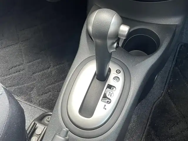 日産 ノート X DIG－S Vセレ +セーフ 滋賀県 2014(平26)年 8.8万km ブリリアントシルバー 社外ナビ/前方ドライブレコーダー/コーナーセンサー/レーンキープアシスト/オートライト/プッシュスタート/スマートキー/スペアキー