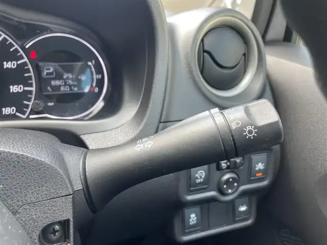 日産 ノート X DIG－S Vセレ +セーフ 滋賀県 2014(平26)年 8.8万km ブリリアントシルバー 社外ナビ/前方ドライブレコーダー/コーナーセンサー/レーンキープアシスト/オートライト/プッシュスタート/スマートキー/スペアキー