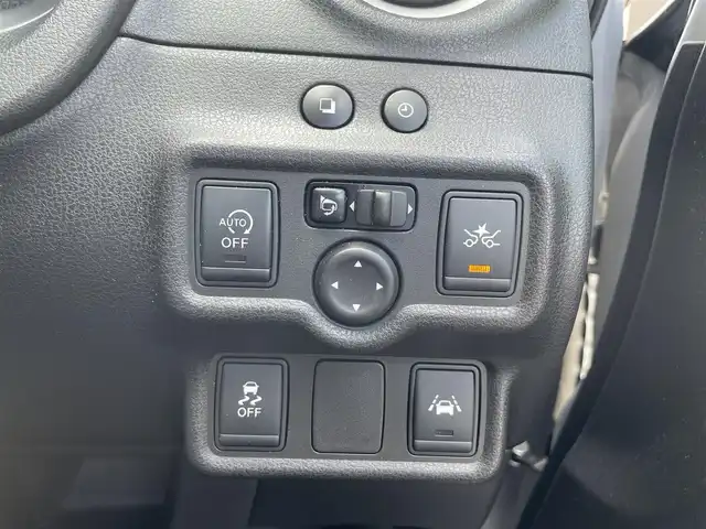 日産 ノート X DIG－S Vセレ +セーフ 滋賀県 2014(平26)年 8.8万km ブリリアントシルバー 社外ナビ/前方ドライブレコーダー/コーナーセンサー/レーンキープアシスト/オートライト/プッシュスタート/スマートキー/スペアキー
