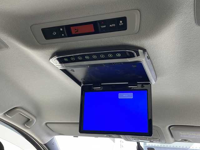 トヨタ ヴォクシー ハイブリッド V 沖縄県 2014(平26)年 10.9万km ブラッキッシュアゲハガラスフレーク 純正9インチナビ(ＮＳＺＴ－Ｙ６２Ｇ)　/(フルセグＴＶ　Ｂｌｕｅｔｏｏｔｈ　ＣＤ　ＤＶＤ　ＡＭ　ＦＭ)　/バックカメラ　/ビルトインＥＴＣ　/フリップダウンモニター　/両側パワースライドドア　/クルーズコントロール/シートヒーター/スマートキー/プッシュスタート　/ＬＥＤヘッドライト　/オートライト/禁煙車/社外アルミホイール/純正フロアマット/保証書/取扱説明書