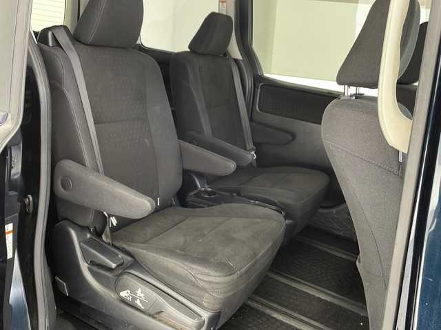 トヨタ ヴォクシー ハイブリッド V 沖縄県 2014(平26)年 10.9万km ブラッキッシュアゲハガラスフレーク 純正9インチナビ(ＮＳＺＴ－Ｙ６２Ｇ)　/(フルセグＴＶ　Ｂｌｕｅｔｏｏｔｈ　ＣＤ　ＤＶＤ　ＡＭ　ＦＭ)　/バックカメラ　/ビルトインＥＴＣ　/フリップダウンモニター　/両側パワースライドドア　/クルーズコントロール/シートヒーター/スマートキー/プッシュスタート　/ＬＥＤヘッドライト　/オートライト/禁煙車/社外アルミホイール/純正フロアマット/保証書/取扱説明書