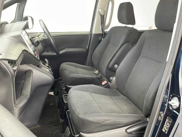 トヨタ ヴォクシー ハイブリッド V 沖縄県 2014(平26)年 10.9万km ブラッキッシュアゲハガラスフレーク 純正9インチナビ(ＮＳＺＴ－Ｙ６２Ｇ)　/(フルセグＴＶ　Ｂｌｕｅｔｏｏｔｈ　ＣＤ　ＤＶＤ　ＡＭ　ＦＭ)　/バックカメラ　/ビルトインＥＴＣ　/フリップダウンモニター　/両側パワースライドドア　/クルーズコントロール/シートヒーター/スマートキー/プッシュスタート　/ＬＥＤヘッドライト　/オートライト/禁煙車/社外アルミホイール/純正フロアマット/保証書/取扱説明書