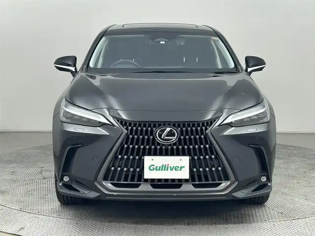 レクサス ＮＸ 350h バージョンL 道央・札幌 2023(令5)年 2.4万km グラファイトブラックガラスフレーク ・４WD/・サンルーフ/・プリクラッシュセーフティ/・レーンディパーチャーアラート/・フロントクロストラフィックアラート/・リアクロストラフィックアラート/・プロアクティブドライビングアシスト/・ロードサインアシスト/・ブラインドスポットモニター/・メーカーナビ/・全方位カメラ/・フルセグTV/・Bluetooth/・パワーバックドア/・レザーシート/・シートヒーター/・シートクーラー/・メモリシート/・ビルトインETC/・パドルシフト/・LEDヘッドライト