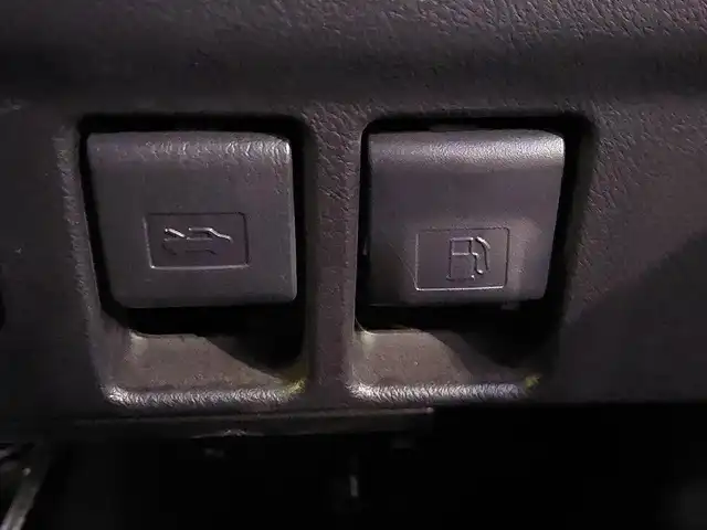 トヨタ ランドクルーザー プラド TX Lパッケージ 東京都 2020(令2)年 2.7万km ブラック ワンオーナー /トヨタセーフティセンス/・プリクラッシュセーフティ/・歩行者検知/・先行車発進告知機能/・車線維持支援/・渋滞追従機能/・自動ハイビーム/4WD /ルーフレール/純正ナビ /・FM/AM/CD/DVD/・フルセグTV/Bluetooth/バックカメラ /レザーシート /D/Nパワーシート /シートヒーター/ベンチレーション/MTモード付AT /コーナーセンサー /純正17インチアルミホイール /純正フロアマット/エンジンスタートボタン /スマートキー/スペアキー有/保証書/取扱説明書