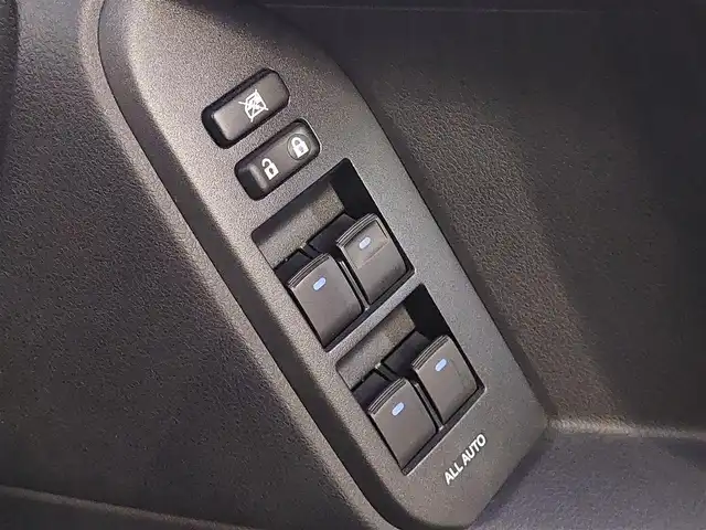 トヨタ ランドクルーザー プラド TX Lパッケージ 東京都 2020(令2)年 2.7万km ブラック ワンオーナー /トヨタセーフティセンス/・プリクラッシュセーフティ/・歩行者検知/・先行車発進告知機能/・車線維持支援/・渋滞追従機能/・自動ハイビーム/4WD /ルーフレール/純正ナビ /・FM/AM/CD/DVD/・フルセグTV/Bluetooth/バックカメラ /レザーシート /D/Nパワーシート /シートヒーター/ベンチレーション/MTモード付AT /コーナーセンサー /純正17インチアルミホイール /純正フロアマット/エンジンスタートボタン /スマートキー/スペアキー有/保証書/取扱説明書