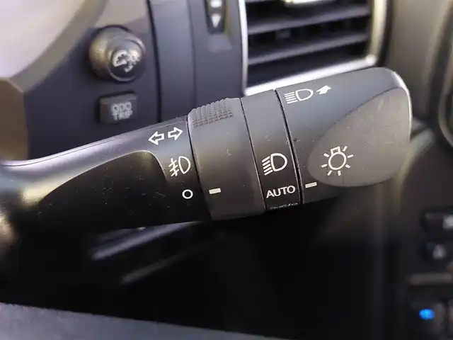 トヨタ ランドクルーザー プラド TX Lパッケージ 東京都 2020(令2)年 2.7万km ブラック ワンオーナー /トヨタセーフティセンス/・プリクラッシュセーフティ/・歩行者検知/・先行車発進告知機能/・車線維持支援/・渋滞追従機能/・自動ハイビーム/4WD /ルーフレール/純正ナビ /・FM/AM/CD/DVD/・フルセグTV/Bluetooth/バックカメラ /レザーシート /D/Nパワーシート /シートヒーター/ベンチレーション/MTモード付AT /コーナーセンサー /純正17インチアルミホイール /純正フロアマット/エンジンスタートボタン /スマートキー/スペアキー有/保証書/取扱説明書