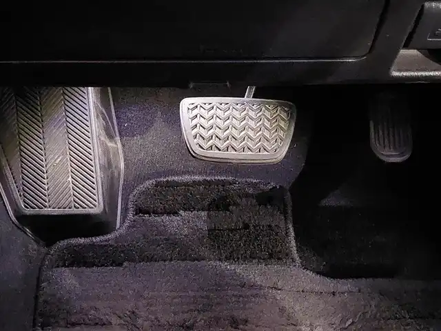 トヨタ ランドクルーザー プラド TX Lパッケージ 東京都 2020(令2)年 2.7万km ブラック ワンオーナー /トヨタセーフティセンス/・プリクラッシュセーフティ/・歩行者検知/・先行車発進告知機能/・車線維持支援/・渋滞追従機能/・自動ハイビーム/4WD /ルーフレール/純正ナビ /・FM/AM/CD/DVD/・フルセグTV/Bluetooth/バックカメラ /レザーシート /D/Nパワーシート /シートヒーター/ベンチレーション/MTモード付AT /コーナーセンサー /純正17インチアルミホイール /純正フロアマット/エンジンスタートボタン /スマートキー/スペアキー有/保証書/取扱説明書