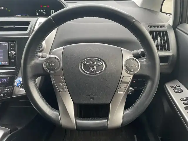 トヨタ プリウス α G 静岡県 2018(平30)年 8.2万km シルバーM ワンオーナー　/純正ナビ　/・フルセグＴＶ　/・Ｂｌｕｅｔｏｏｔｈ接続　/・ＤＶＤ再生　/追従クルコン　/プッシュスタート　/スマートキー　/スペアキー　/ステアリングスイッチ/ハーフレザー　/Ｄ席パワーシート　/ＬＥＤオートライト　/オートハイビーム/取扱説明書/保証書