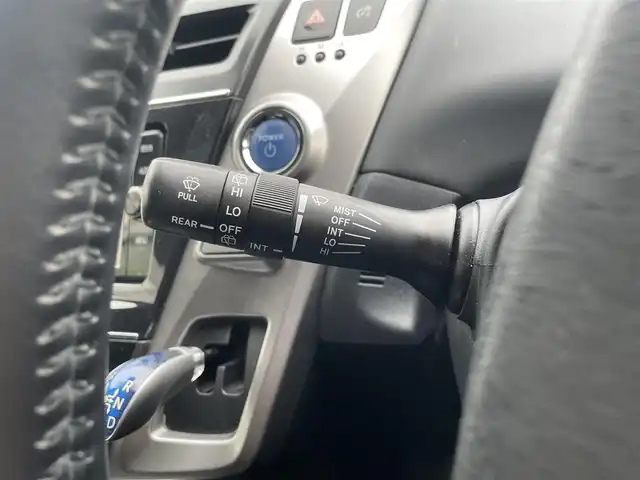 トヨタ プリウス α G 静岡県 2018(平30)年 8.2万km シルバーM ワンオーナー　/純正ナビ　/・フルセグＴＶ　/・Ｂｌｕｅｔｏｏｔｈ接続　/・ＤＶＤ再生　/追従クルコン　/プッシュスタート　/スマートキー　/スペアキー　/ステアリングスイッチ/ハーフレザー　/Ｄ席パワーシート　/ＬＥＤオートライト　/オートハイビーム/取扱説明書/保証書