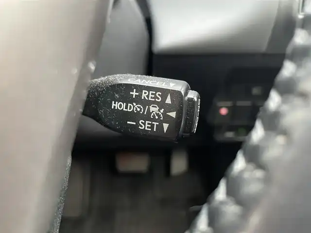 トヨタ プリウス α G 静岡県 2018(平30)年 8.2万km シルバーM ワンオーナー　/純正ナビ　/・フルセグＴＶ　/・Ｂｌｕｅｔｏｏｔｈ接続　/・ＤＶＤ再生　/追従クルコン　/プッシュスタート　/スマートキー　/スペアキー　/ステアリングスイッチ/ハーフレザー　/Ｄ席パワーシート　/ＬＥＤオートライト　/オートハイビーム/取扱説明書/保証書