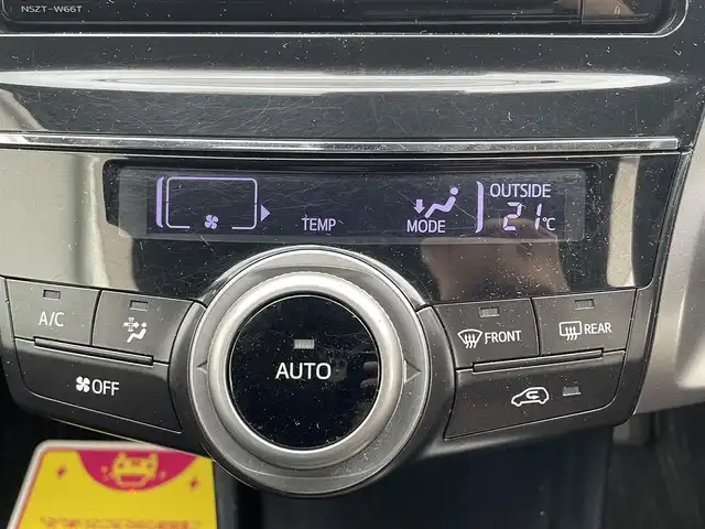 トヨタ プリウス α G 静岡県 2018(平30)年 8.2万km シルバーM ワンオーナー　/純正ナビ　/・フルセグＴＶ　/・Ｂｌｕｅｔｏｏｔｈ接続　/・ＤＶＤ再生　/追従クルコン　/プッシュスタート　/スマートキー　/スペアキー　/ステアリングスイッチ/ハーフレザー　/Ｄ席パワーシート　/ＬＥＤオートライト　/オートハイビーム/取扱説明書/保証書