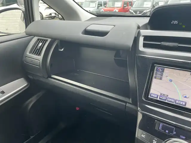 トヨタ プリウス α G 静岡県 2018(平30)年 8.2万km シルバーM ワンオーナー　/純正ナビ　/・フルセグＴＶ　/・Ｂｌｕｅｔｏｏｔｈ接続　/・ＤＶＤ再生　/追従クルコン　/プッシュスタート　/スマートキー　/スペアキー　/ステアリングスイッチ/ハーフレザー　/Ｄ席パワーシート　/ＬＥＤオートライト　/オートハイビーム/取扱説明書/保証書