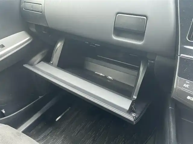 トヨタ プリウス α G 静岡県 2018(平30)年 8.2万km シルバーM ワンオーナー　/純正ナビ　/・フルセグＴＶ　/・Ｂｌｕｅｔｏｏｔｈ接続　/・ＤＶＤ再生　/追従クルコン　/プッシュスタート　/スマートキー　/スペアキー　/ステアリングスイッチ/ハーフレザー　/Ｄ席パワーシート　/ＬＥＤオートライト　/オートハイビーム/取扱説明書/保証書