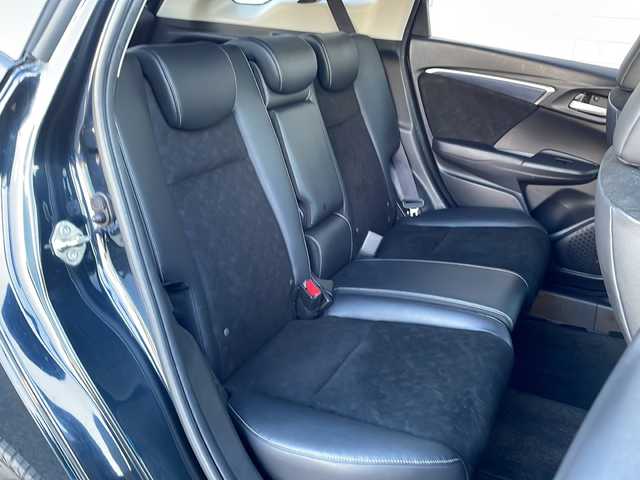 ホンダ シャトル ハイブリッド X 福島県 2015(平27)年 10.4万km ミッドナイトブルービームM 4WD ナビ フルセグTV シティブレーキ クルーズコントロール ETC パドルシフト 革巻きステアリング オートライト フォグランプ 社外アルミホイール 横滑り防止 スマートキー