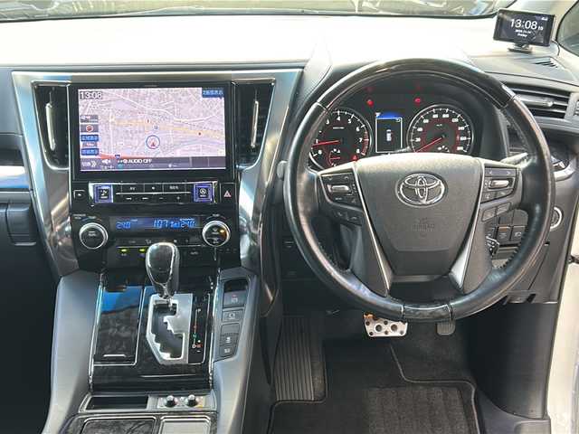 トヨタ アルファード S Cパッケージ 広島県 2022(令4)年 4.1万km ホワイトパールクリスタルシャイン 禁煙/モデリスタエアロ/ツインムーンルーフ/セーフティセンス/・プリクラッシュセーフティ/・LTA/LDA/RSA/・先行車発進告知/・オートマチックハイビーム/BSM/RCTA/クリアランスソナー/アルパイン１１型ナビ/・フルセグ/Bluetooth/CD/DVD/SD/REC/HDMI/USB/バックカメラ/アルパインフリップダウンモニター（PXH12X-L）/デジタルインナーミラー/3眼LEDヘッドライト/オートライト/フォグランプ/前後ドライブレコーダー/ビルトインETC/合皮シート/シートヒーター/シートベンチレーション/パワーシート/メモリシート/ウッドコンビステアリング/ステアリングスイッチ/ステアリングヒーター/パワーバックドア/スマートキー/スペアキー/プッシュスタート/ドアバイザー/AC100V100W電源/純正18インチアルミホイール（スタッドレス）/18インチサマータイヤ４本車載（ホイール無し）