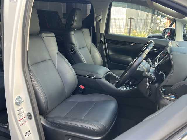 トヨタ アルファード S Cパッケージ 広島県 2022(令4)年 4.1万km ホワイトパールクリスタルシャイン 禁煙/モデリスタエアロ/ツインムーンルーフ/セーフティセンス/・プリクラッシュセーフティ/・LTA/LDA/RSA/・先行車発進告知/・オートマチックハイビーム/BSM/RCTA/クリアランスソナー/アルパイン１１型ナビ/・フルセグ/Bluetooth/CD/DVD/SD/REC/HDMI/USB/バックカメラ/アルパインフリップダウンモニター（PXH12X-L）/デジタルインナーミラー/3眼LEDヘッドライト/オートライト/フォグランプ/前後ドライブレコーダー/ビルトインETC/合皮シート/シートヒーター/シートベンチレーション/パワーシート/メモリシート/ウッドコンビステアリング/ステアリングスイッチ/ステアリングヒーター/パワーバックドア/スマートキー/スペアキー/プッシュスタート/ドアバイザー/AC100V100W電源/純正18インチアルミホイール（スタッドレス）/18インチサマータイヤ４本車載（ホイール無し）