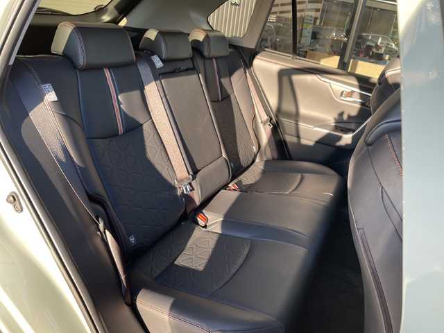 トヨタ ＲＡＶ４ アドベンチャー 愛知県 2019(平31)年 5.9万km アッシュグレーメタリック/アーバンカーキ トヨタセーフティセンス/SDナビ　SDカードなし/レーダークルーズコントロール/バックカメラ/パワーシート/コーナーセンサー/純正アルミホイール/ルーフレール/ETC/４WD/LEDヘッドライト/レーンキープアシスト/ダウンヒルアシストコントロール/オートマチックハイビーム/ドライブレコーダー/衝突軽減システム/フルセグ/CD DVD/Bluetooth/ステアリングスイッチ/スマートキー/プッシュスタート